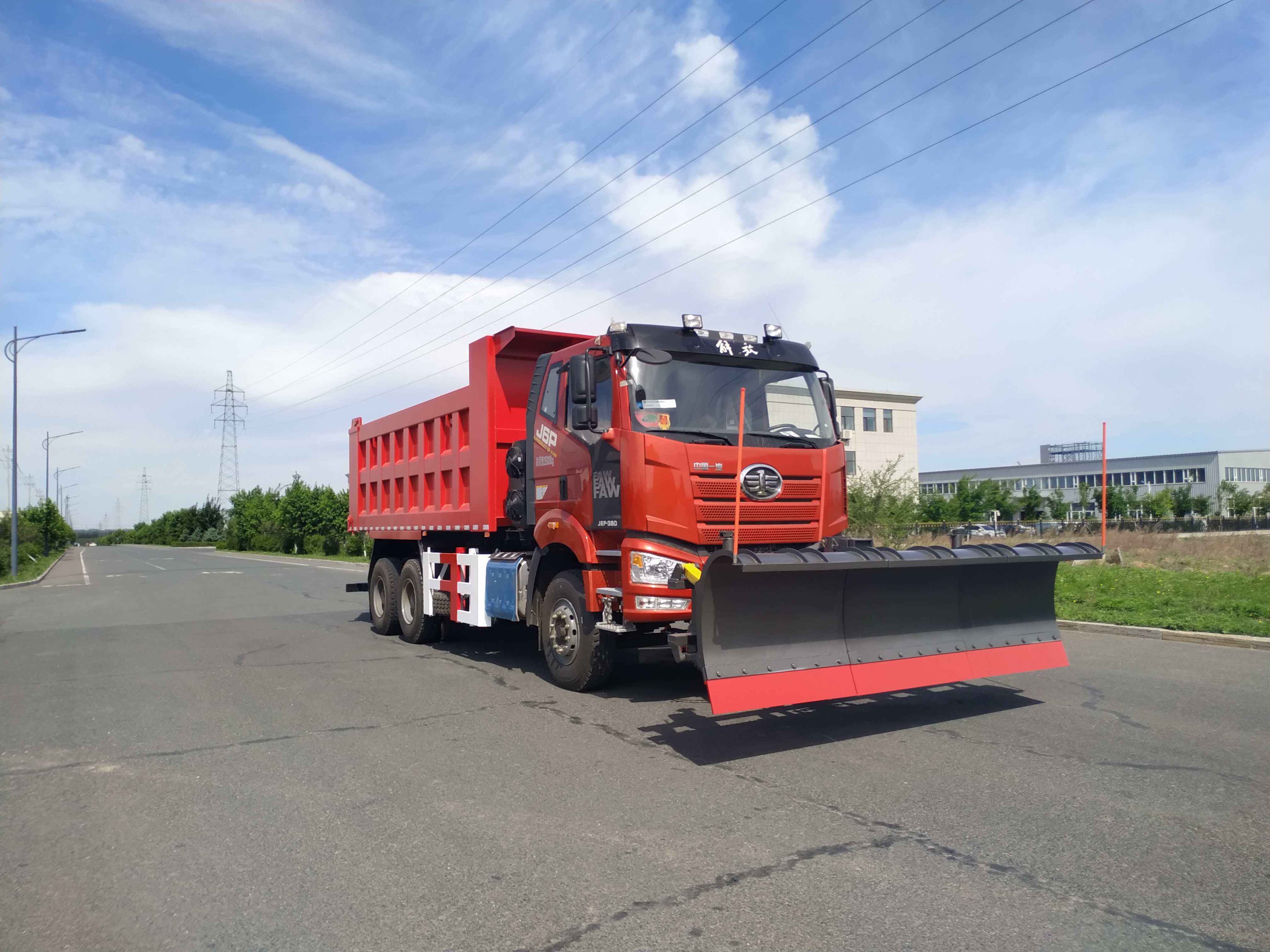 BLD5250TCXCA6型(25噸)綜合除雪車(圖3) BLD5250TCXCA6型(25噸)綜合除雪車(圖3)